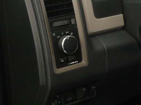 Used 2012 RAM 2500 ST w/ Chrome Appearance Group AWD/4WD image 9