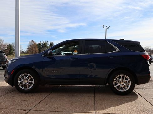 Used 2022 Chevrolet Equinox LT image 3