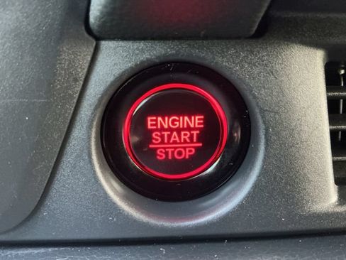Used 2024 Honda Pilot Touring image 21