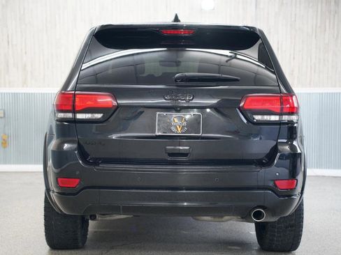 Used 2018 Jeep Grand Cherokee Altitude image 9