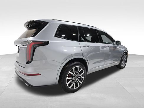 Certified 2025 Cadillac XT6 Sport w/ Platinum Package AWD/4WD image 4