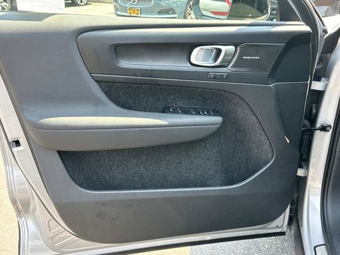 Certified 2023 Volvo XC40 Recharge Ultimate image 15