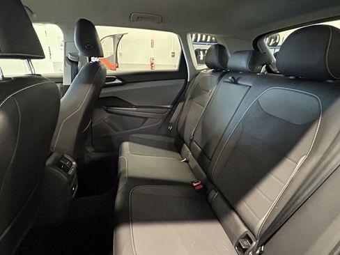 Used 2024 Volkswagen Taos SE image 14