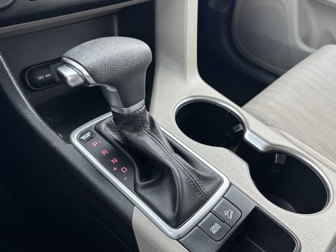 Used 2020 Kia Sportage LX image 24