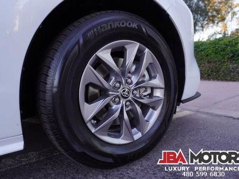 Used 2023 Toyota Sienna XLE image 99