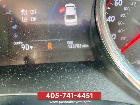 Used 2019 Toyota Camry XSE FWD image 17