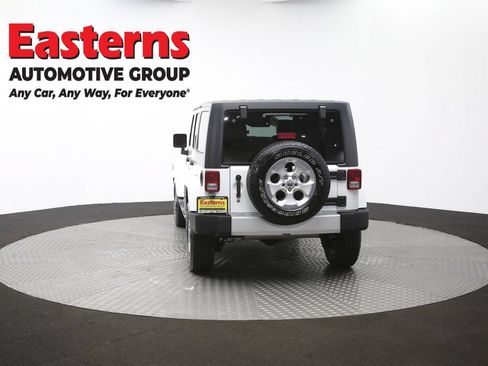 Used 2015 Jeep Wrangler Unlimited Sahara w/ Connectivity Group AWD/4WD image 37