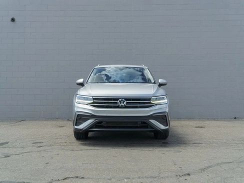 Used 2023 Volkswagen Tiguan SE w/ Panoramic Sunroof Package AWD/4WD image 10
