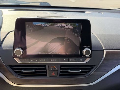 Used 2023 Nissan Altima 2.5 SV FWD image 27