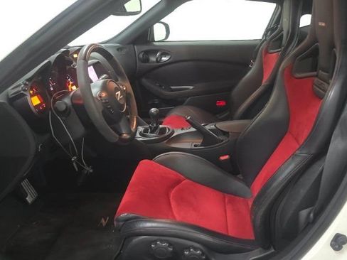 Used 2019 Nissan 370Z NISMO RWD image 6