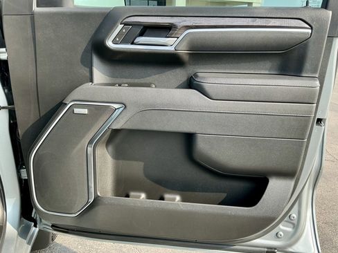 Used 2025 Chevrolet Silverado 1500 LTZ image 22