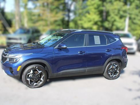 Certified 2026 Kia Seltos EX FWD image 4