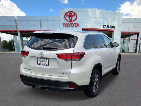 Certified 2019 Toyota Highlander XLE AWD/4WD image 4
