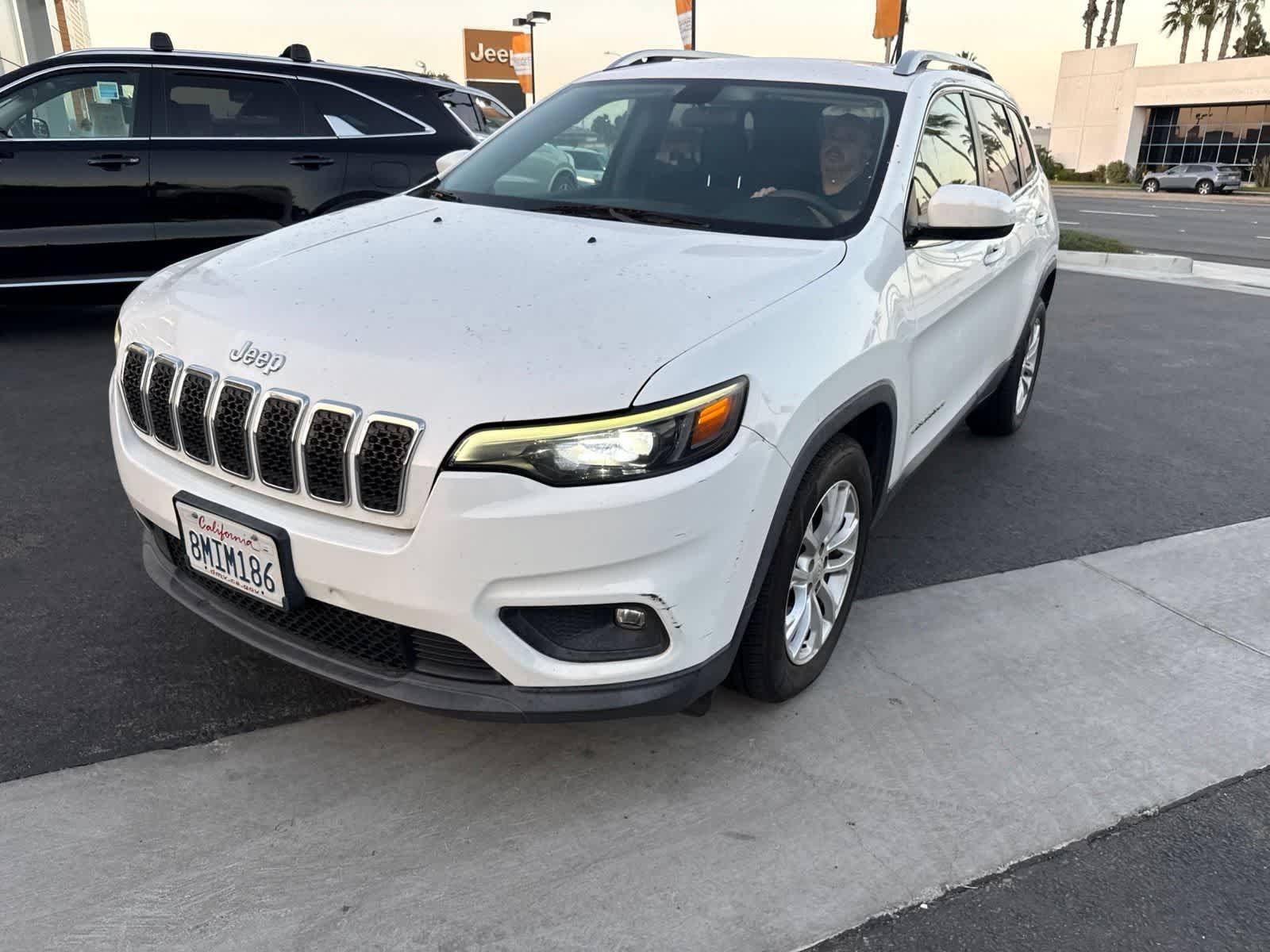 Used 2019 Jeep Cherokee Latitude w/ Popular Appearance Group FWD image 18