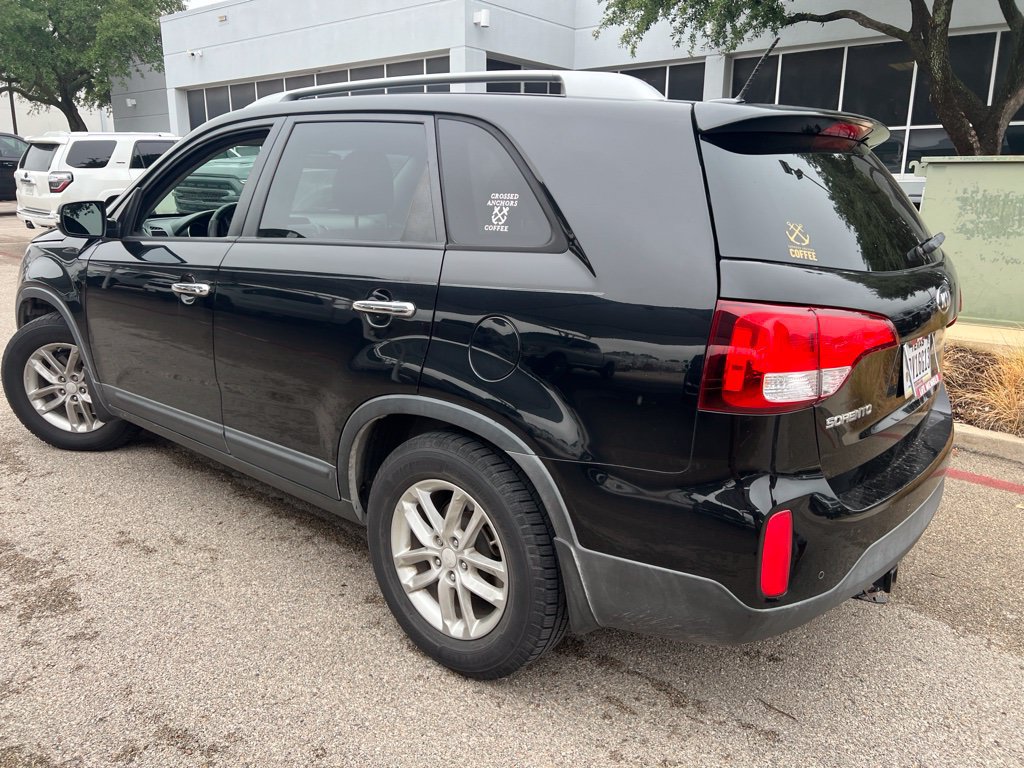 Used 2014 Kia Sorento LX w/ Premium Package FWD image 4