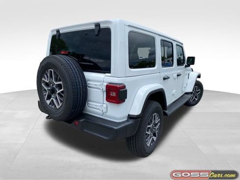 New 2026 Jeep Wrangler Unlimited Sahara AWD/4WD image 3