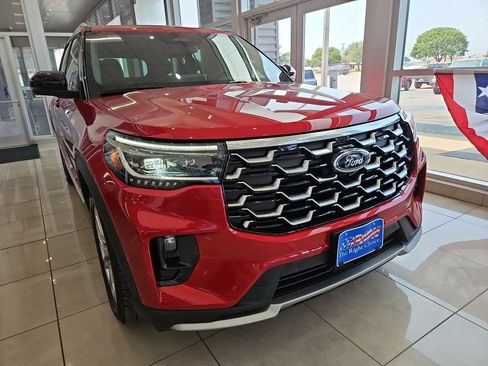 New 2026 Ford Explorer Platinum RWD image 3