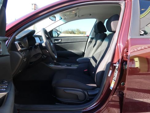 Used 2020 Kia Optima LX image 14