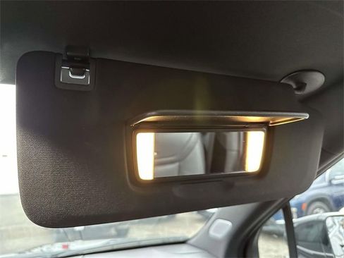 Used 2025 Cadillac XT6 Premium Luxury image 36