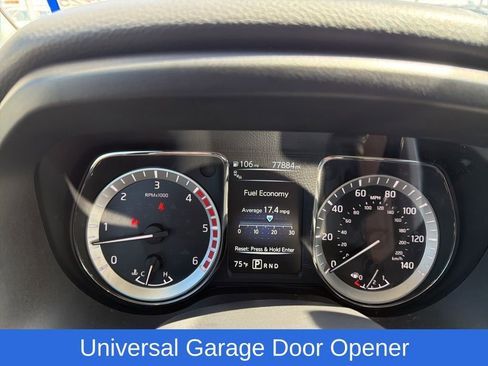 Used 2017 Nissan Titan SV image 8