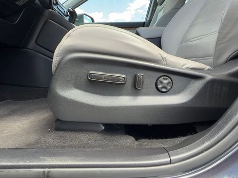 Used 2017 Honda CR-V Touring image 19