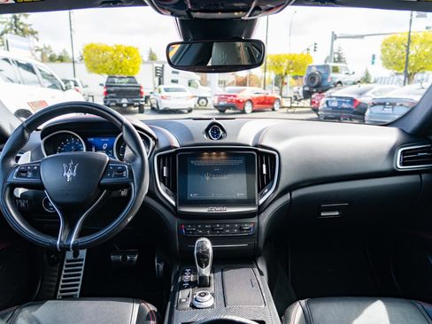 Used 2018 Maserati Ghibli S GranSport Q4 image 19