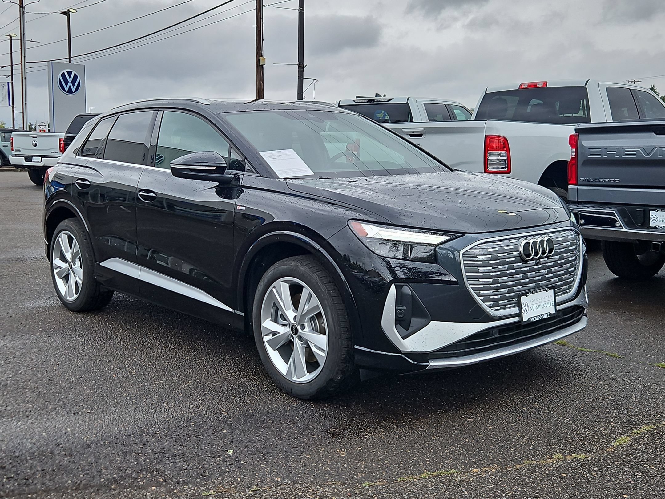 Used 2023 Audi Q4 e-tron Premium AWD/4WD image 7