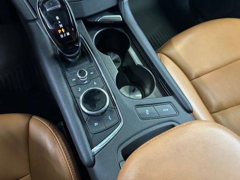 Certified 2022 Cadillac XT5 Premium Luxury w/ LPO, Floor Liner Package image 15