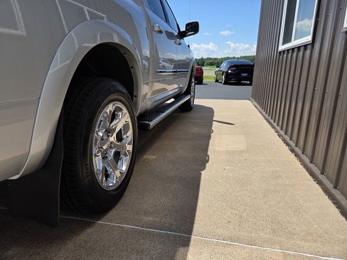 Used 2017 RAM 1500 Laramie w/ Convenience Group AWD/4WD image 11