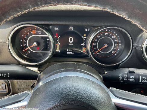 Used 2021 Jeep Wrangler Unlimited Sahara AWD/4WD image 8