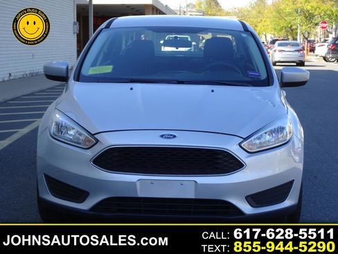 Used 2018 Ford Focus SE image 1