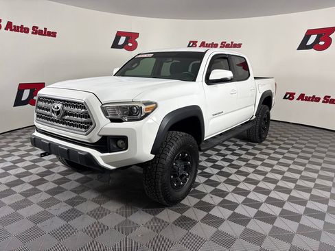 Used 2017 Toyota Tacoma TRD Off-Road w/ Tow Package (A/T) AWD/4WD image 2