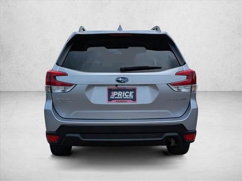 Used 2022 Subaru Forester Premium AWD/4WD image 6