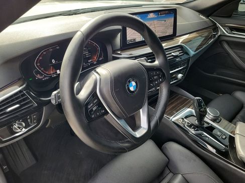 Used 2021 BMW 530i w/ Convenience Package RWD image 18