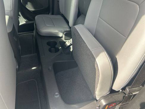 Used 2021 Chevrolet Colorado W/T image 18