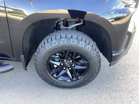 Used 2020 Chevrolet Silverado 1500 LT Trail Boss AWD/4WD image 33