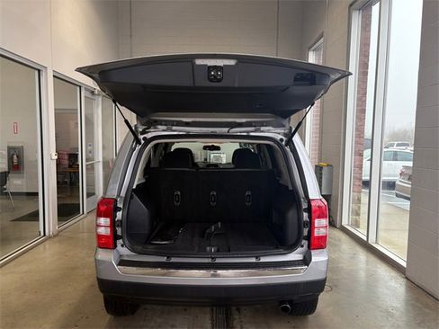 Used 2016 Jeep Patriot High Altitude image 14