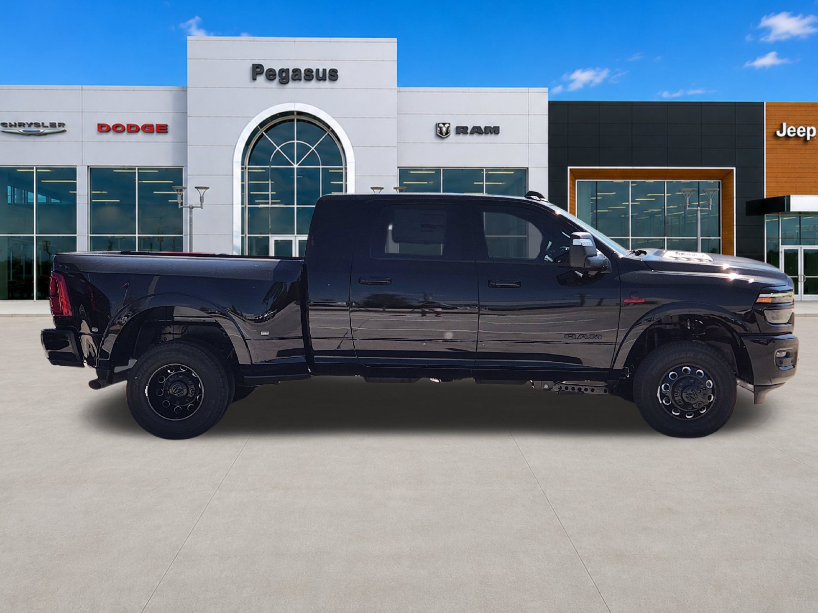New 2027 RAM 3500 Limited AWD/4WD image 7