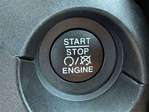 Used 2020 Jeep Compass Limited image 20