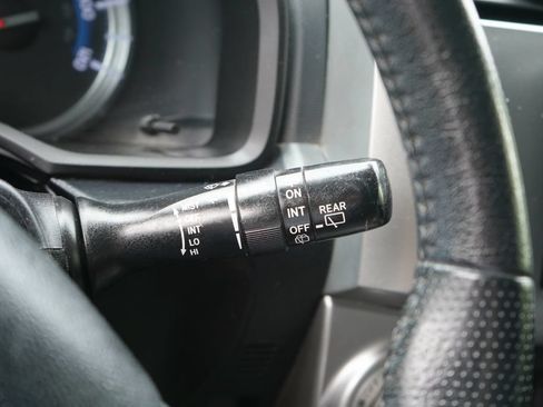 Used 2018 Toyota 4Runner SR5 AWD/4WD image 18
