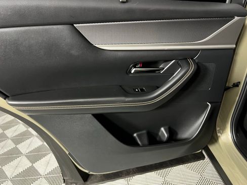 Used 2025 MAZDA CX-70 Plug-In Hybrid w/ Premium Pkg image 28