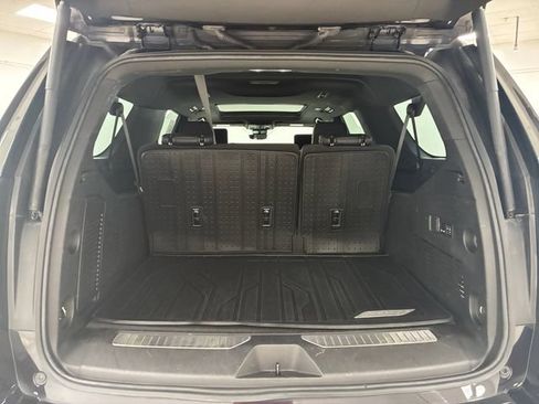 Used 2023 Chevrolet Suburban High Country w/ Advanced Technology Package AWD/4WD image 17