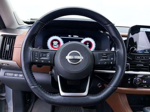 Used 2022 Nissan Pathfinder Platinum AWD/4WD image 31