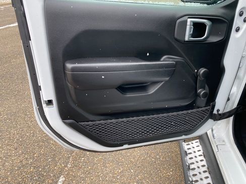 Used 2023 Jeep Wrangler Sport image 11