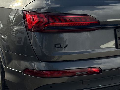 Used 2022 Audi Q7 3.0T Premium Plus image 15