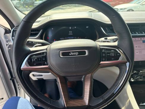 Used 2022 Jeep Grand Cherokee L Summit w/ Luxury Tech Group V AWD/4WD image 28