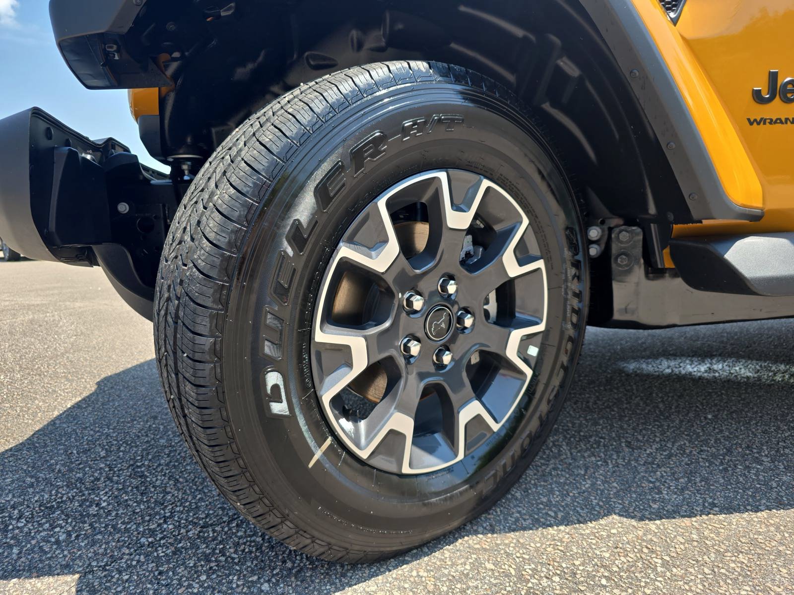 New 2026 Jeep Wrangler Unlimited Sahara AWD/4WD image 32