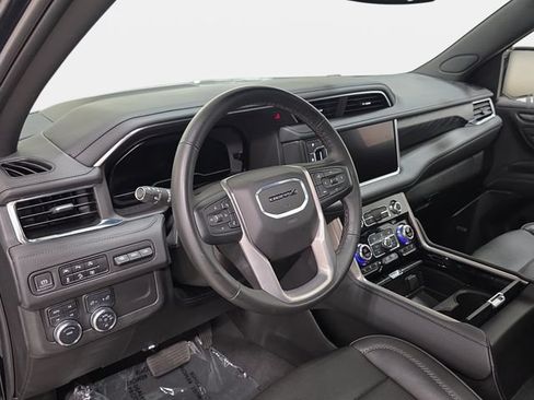 Used 2024 GMC Yukon XL Denali AWD/4WD image 16