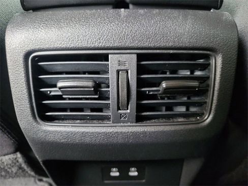 Used 2024 Nissan Rogue SV image 20