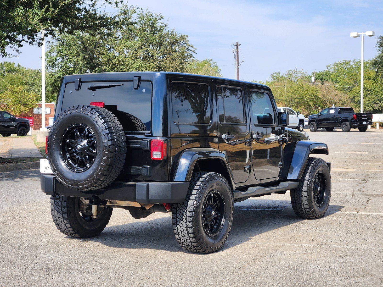 Used 2012 Jeep Wrangler Unlimited Sahara AWD/4WD image 5